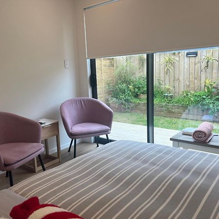 Waverly Place - Unique One Room Apartment Orewa Exterior foto