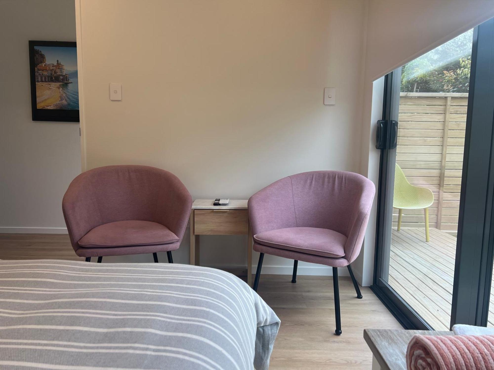 Waverly Place - Unique One Room Apartment Orewa Exterior foto